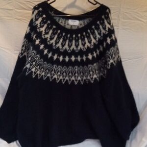 Old Navy Women's Black and White Patterned Sweater